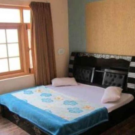 Hotel Grand City Heart Srīnagar Kültér fotó