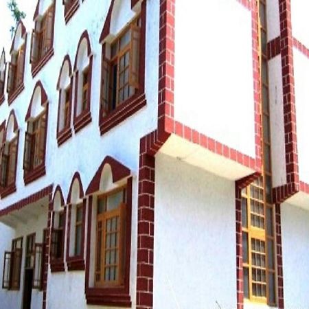 Hotel Grand City Heart Srīnagar Kültér fotó